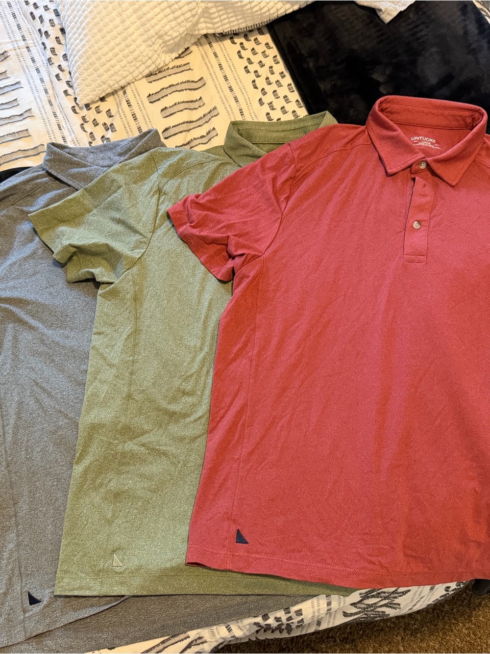 4 Untuckit Men’s Polo Shirts. Size Large. Excellent condition